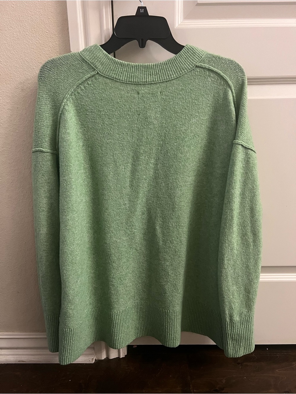Aerie Unreal Green V-Neck Sweater Women's small - Picture 8 of 8